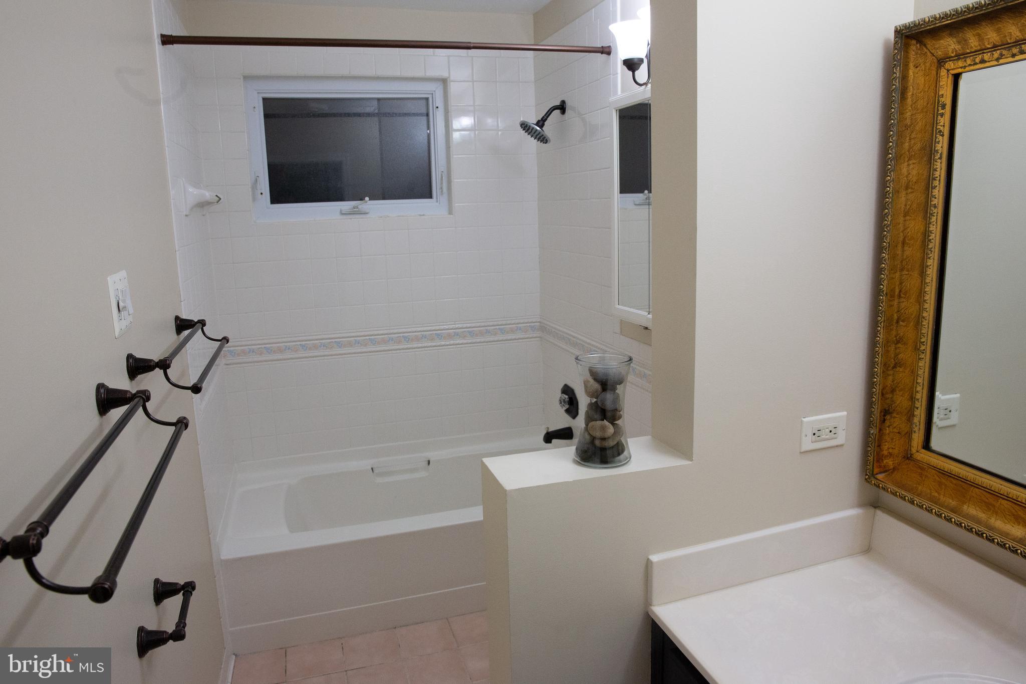 ROSE HILL FARMS - Residential Lease