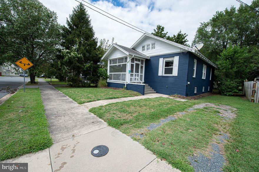 Available in August Come check out this cozy two bedroom one bath bungalow within walking distance to Salisbury University and dining. This home has so many great features. Call today this home won't last long.