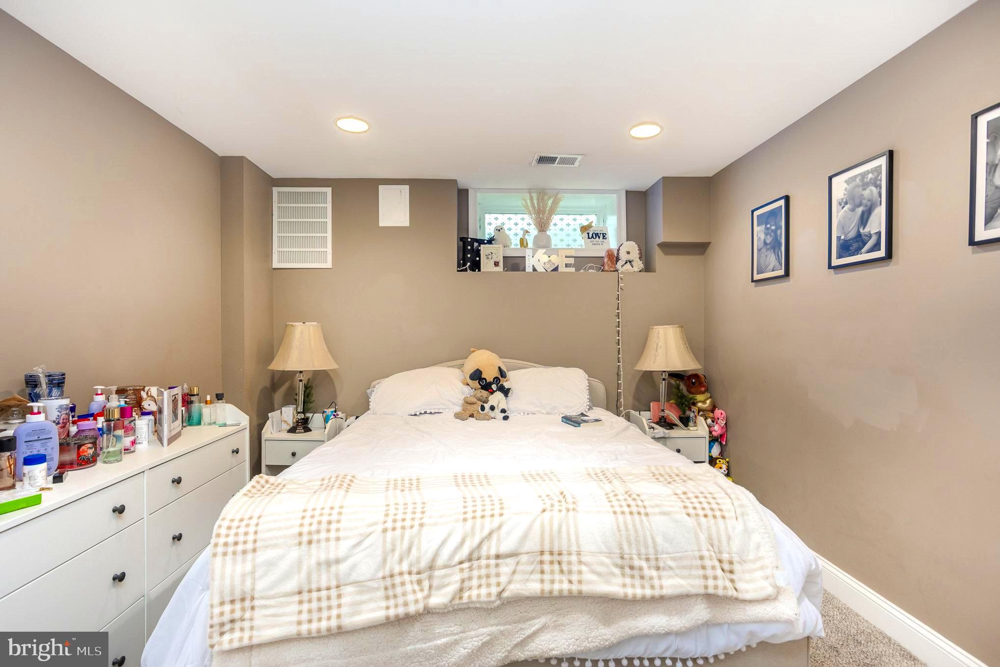 HIGHLANDTOWN - Residential Lease