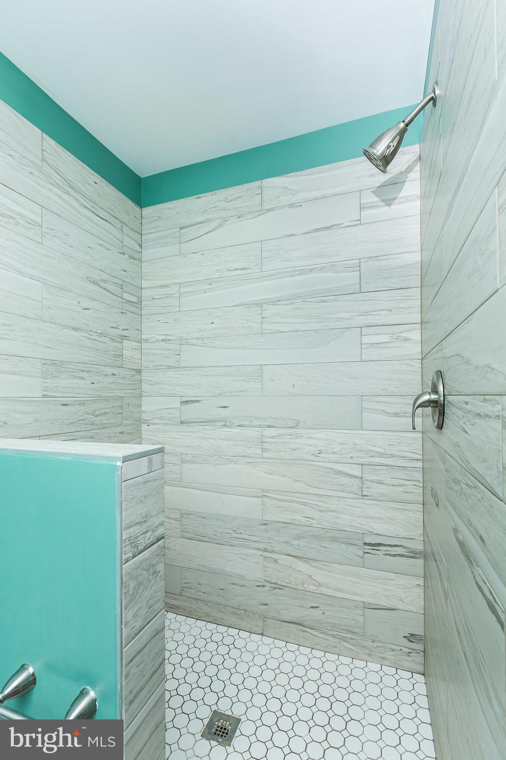 HIGHLANDTOWN - Residential Lease