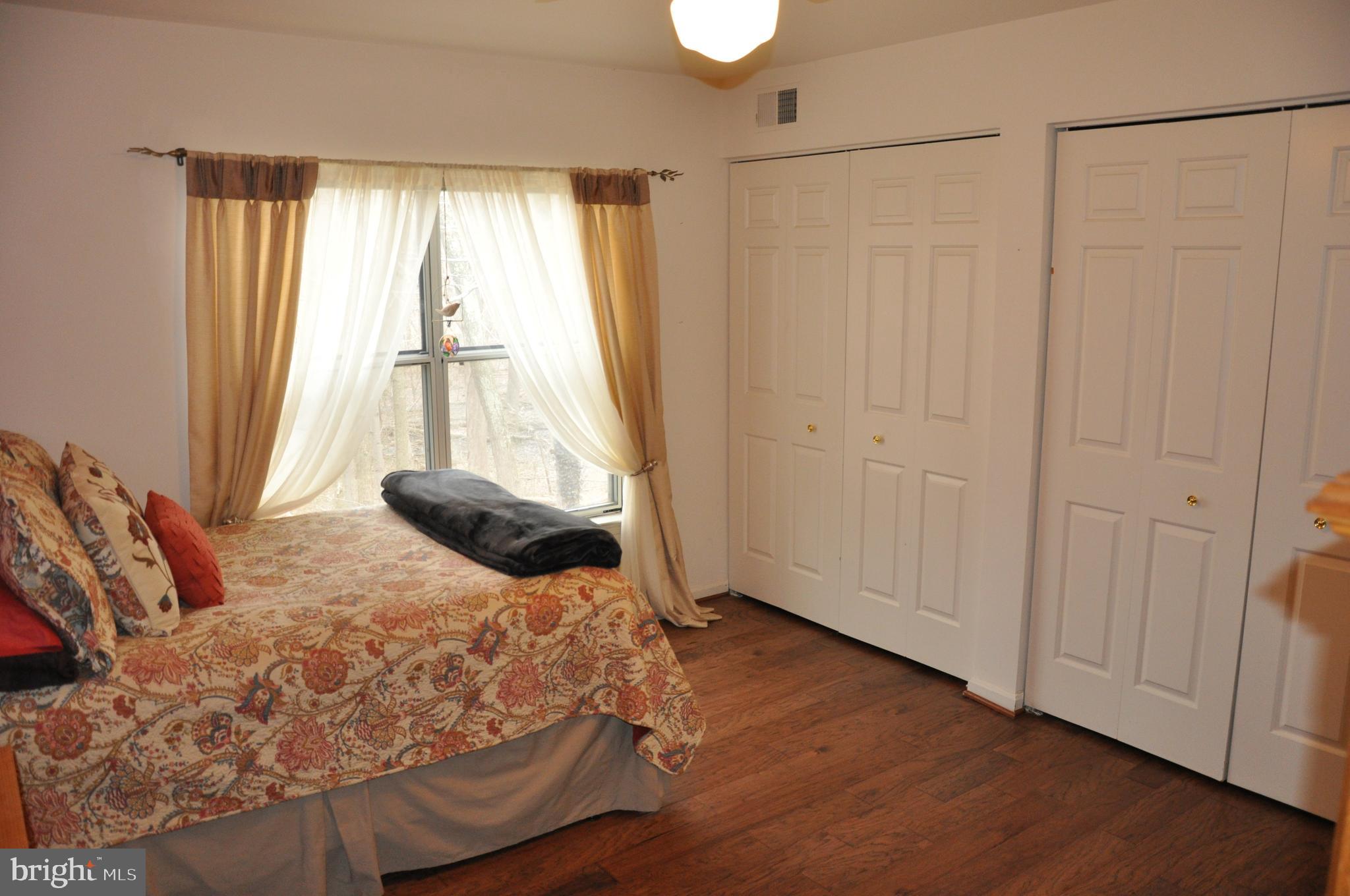 PONDS AT CENTREVILLE - Residential Lease