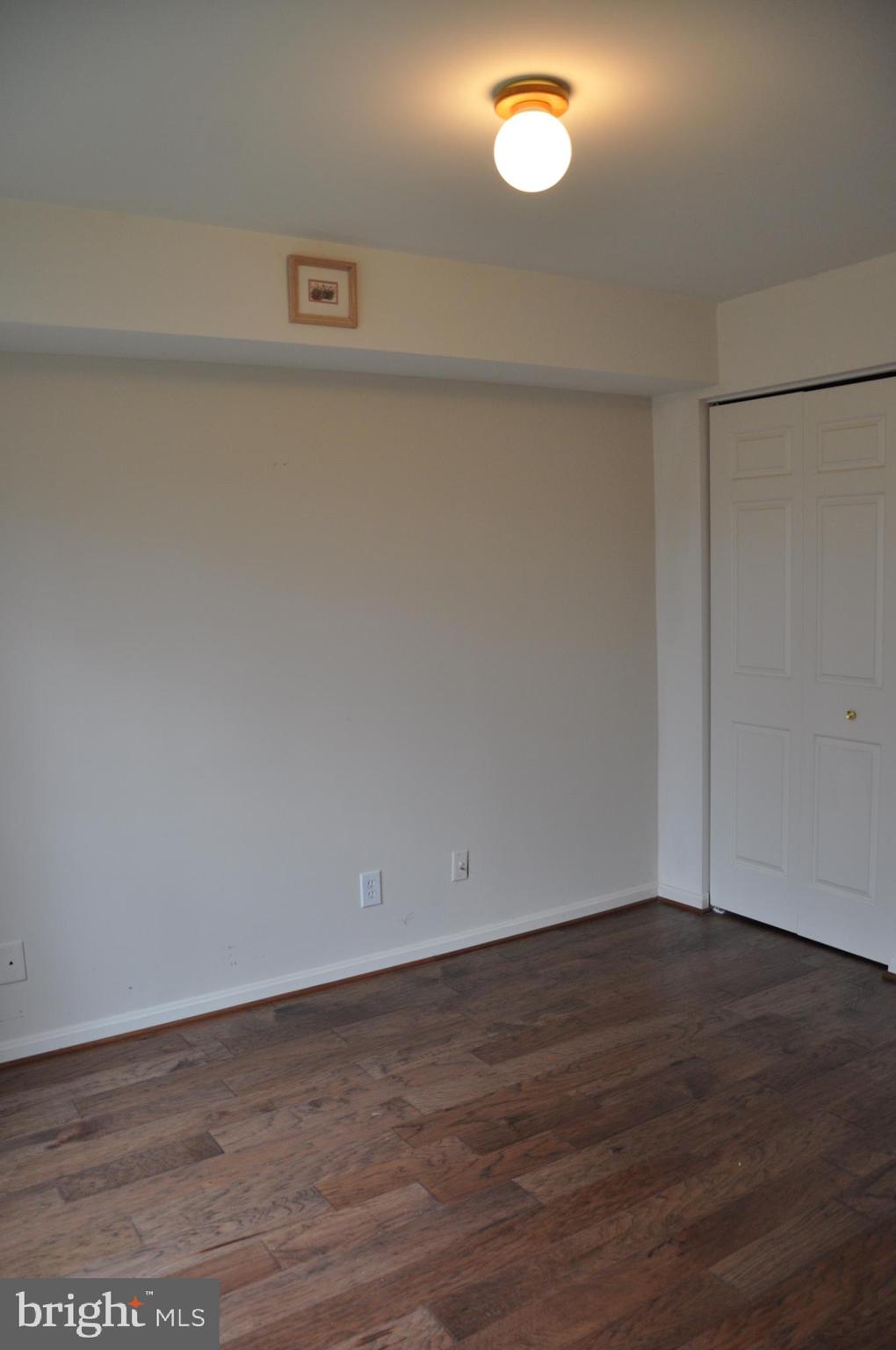 PONDS AT CENTREVILLE - Residential Lease