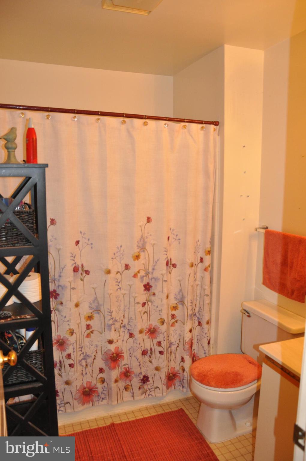 PONDS AT CENTREVILLE - Residential Lease