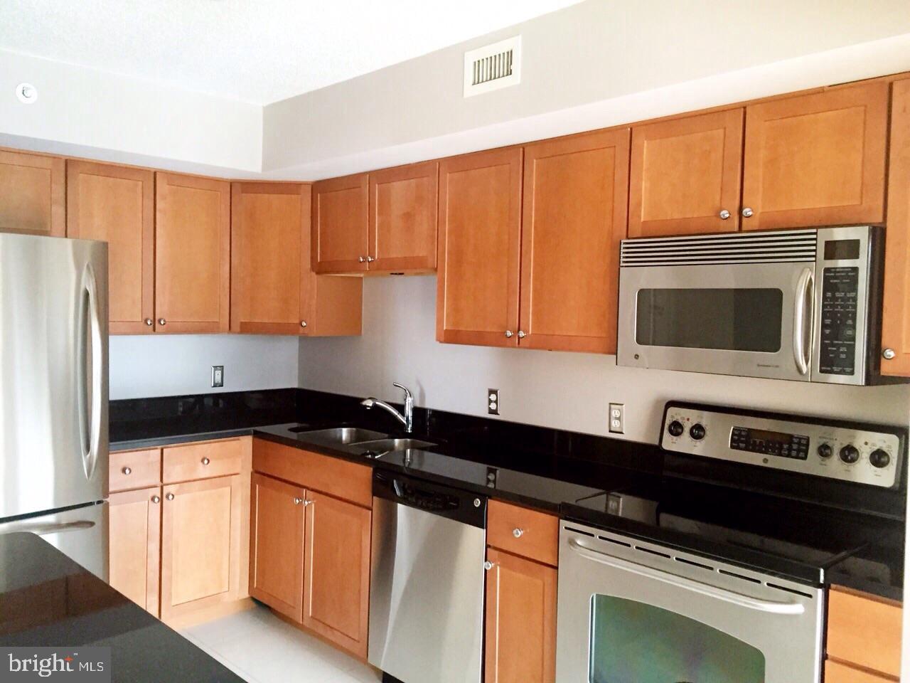 RENAISSANCE - Residential Lease