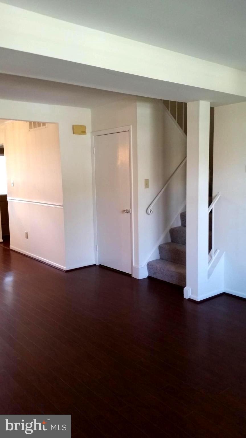 TOWN & COUNTRY APARTMENTS CARNEY - Residential