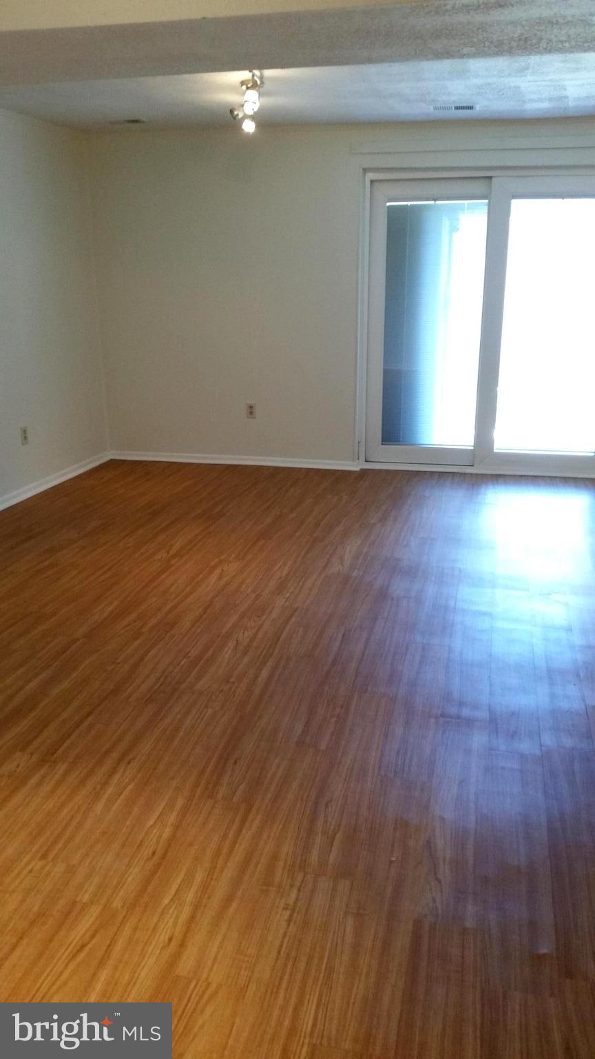 TOWN & COUNTRY APARTMENTS CARNEY - Residential