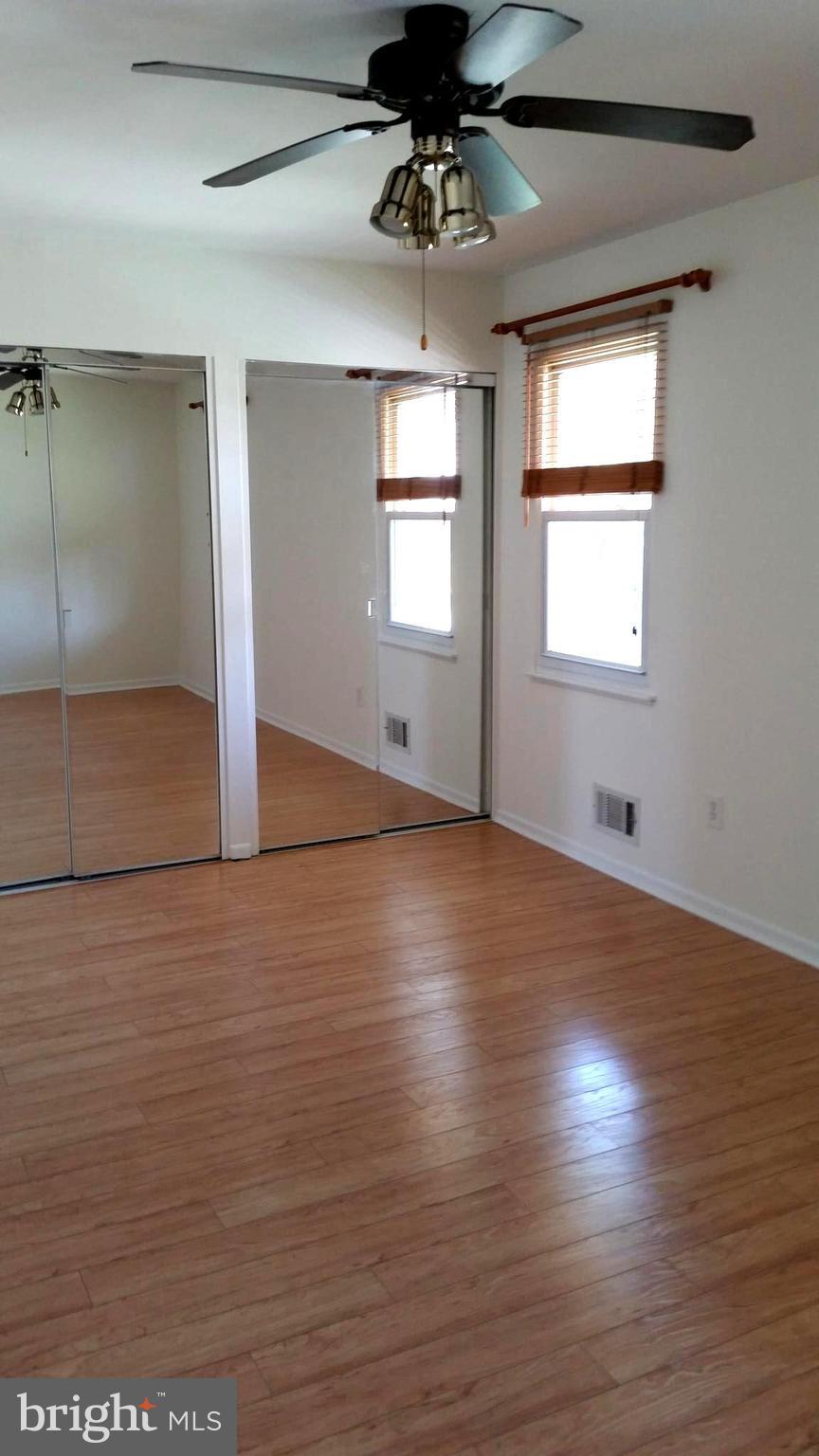 TOWN & COUNTRY APARTMENTS CARNEY - Residential