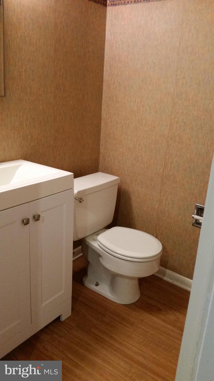 TOWN & COUNTRY APARTMENTS CARNEY - Residential