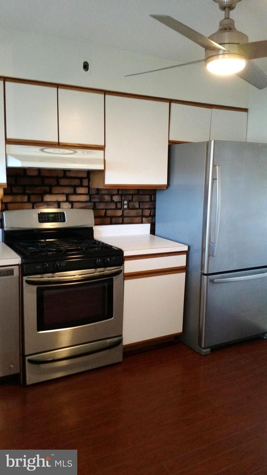 TOWN & COUNTRY APARTMENTS CARNEY - Residential