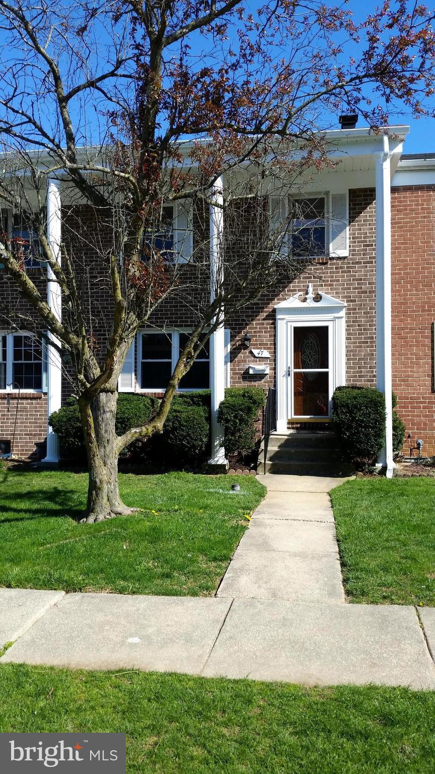 TOWN & COUNTRY APARTMENTS CARNEY - Residential