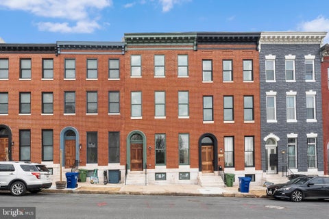 Townhouse For Sale - 530 N Carrollton Avenue<br/> BALTIMORE, MD 21223