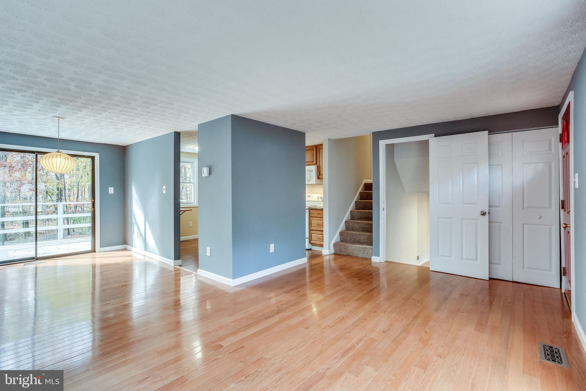 RESTON - Residential