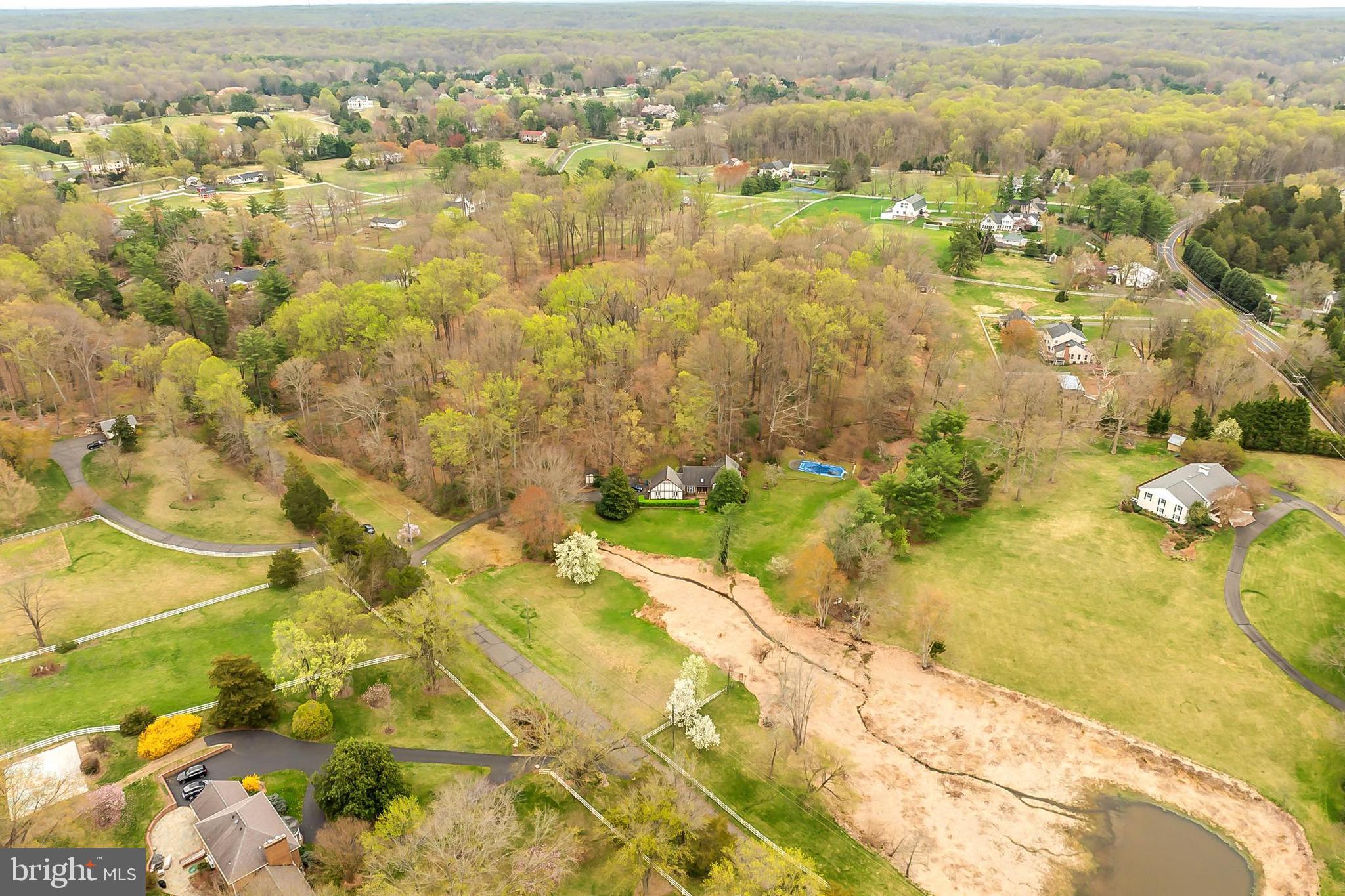 CLOVERLEAF FARM ESTATES - Residential