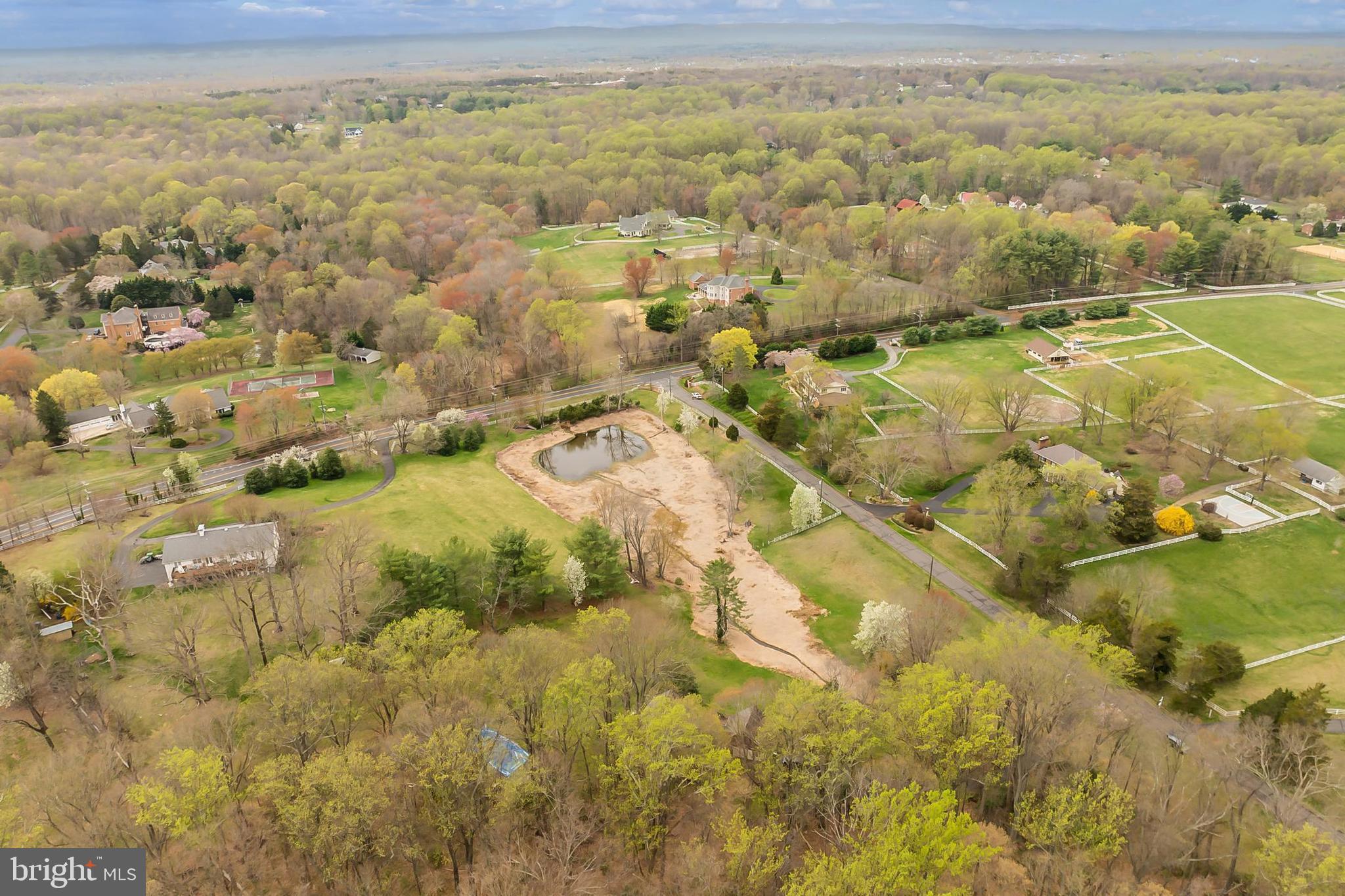 CLOVERLEAF FARM ESTATES - Residential
