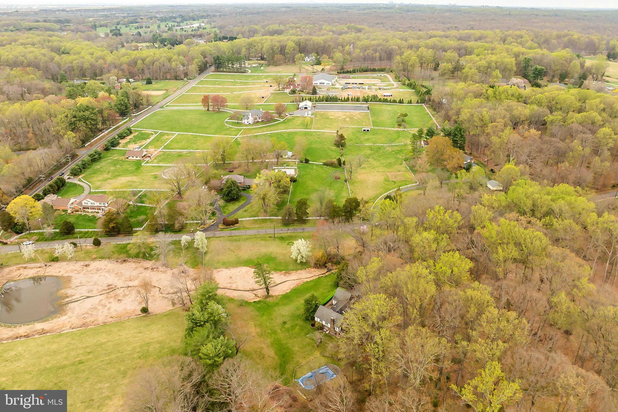 CLOVERLEAF FARM ESTATES - Residential
