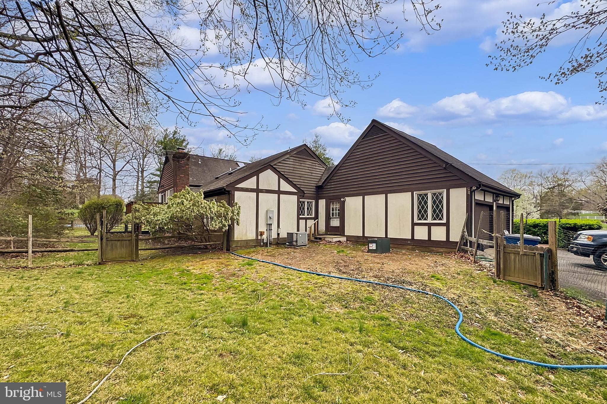 CLOVERLEAF FARM ESTATES - Residential