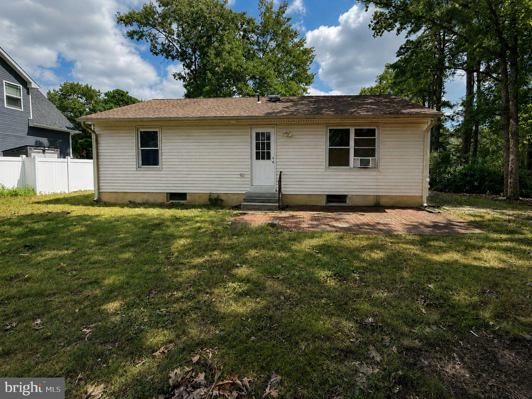 3 CAPE COURT