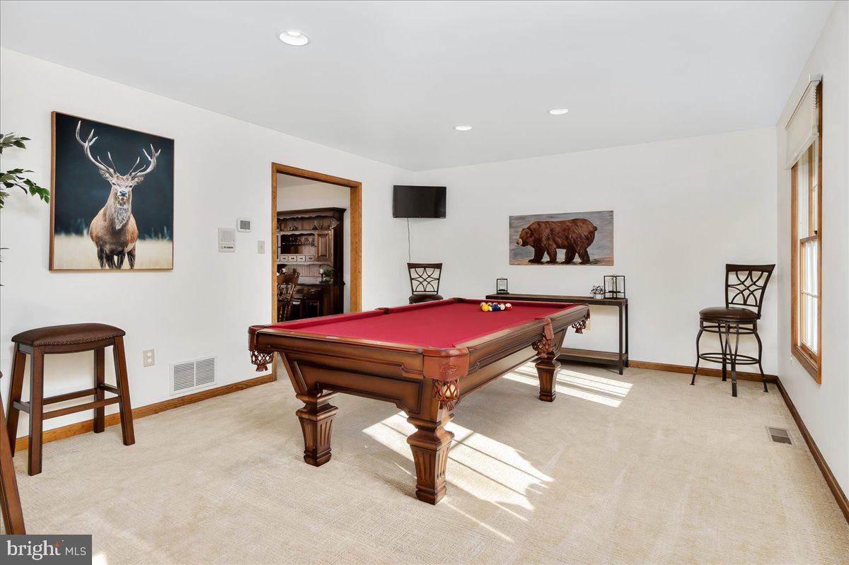 ROXBURY HILLS - Residential