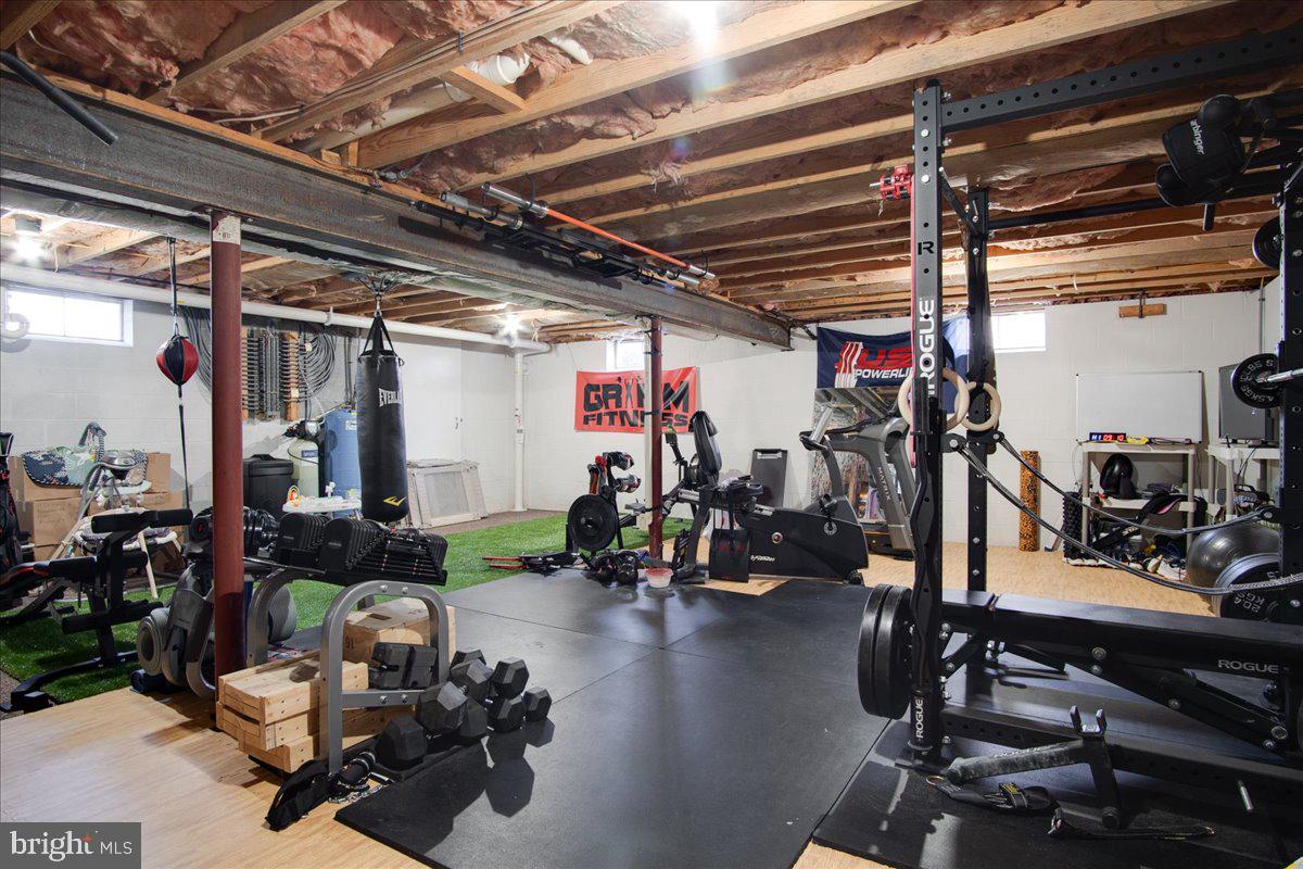 ROXBURY HILLS - Residential