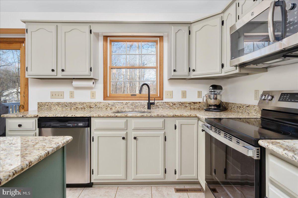 ROXBURY HILLS - Residential