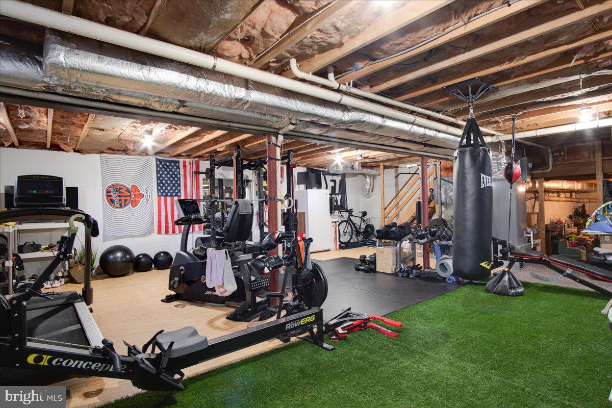 ROXBURY HILLS - Residential