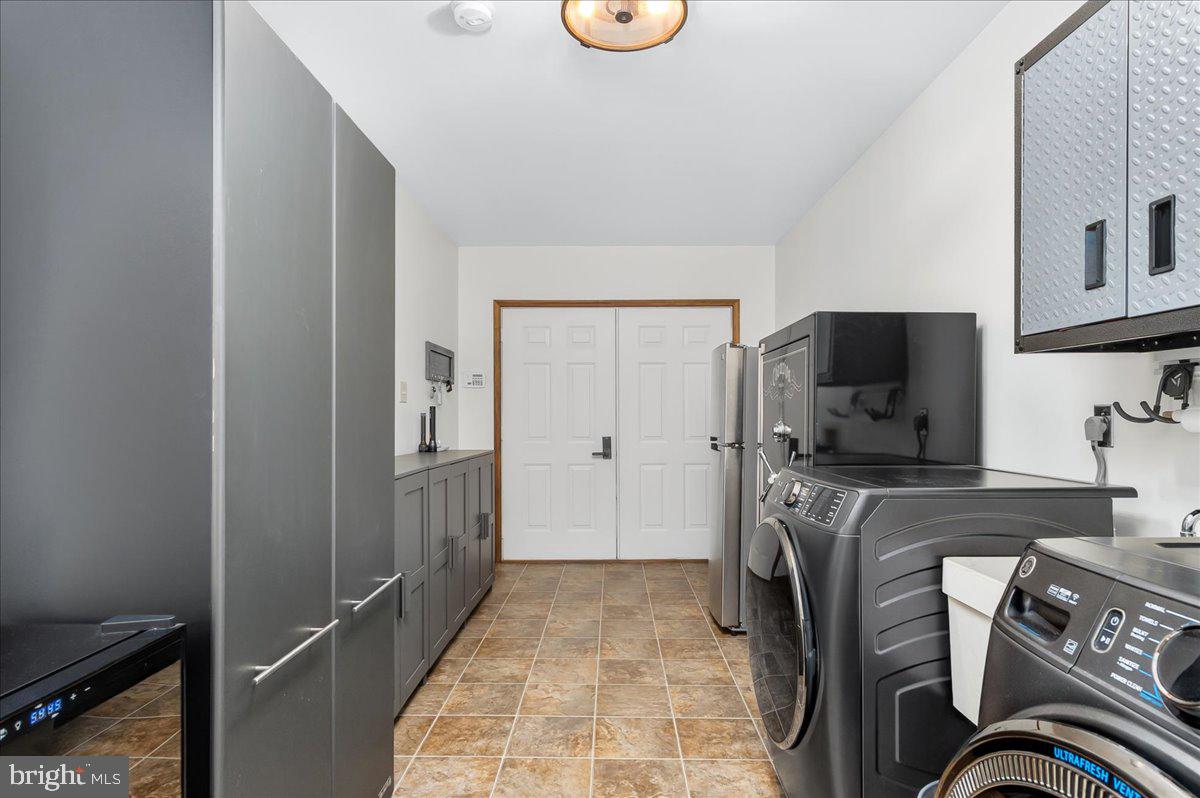 ROXBURY HILLS - Residential