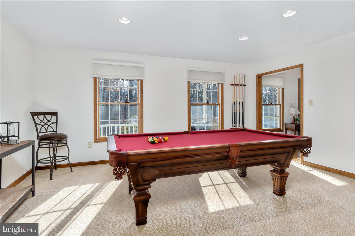 ROXBURY HILLS - Residential