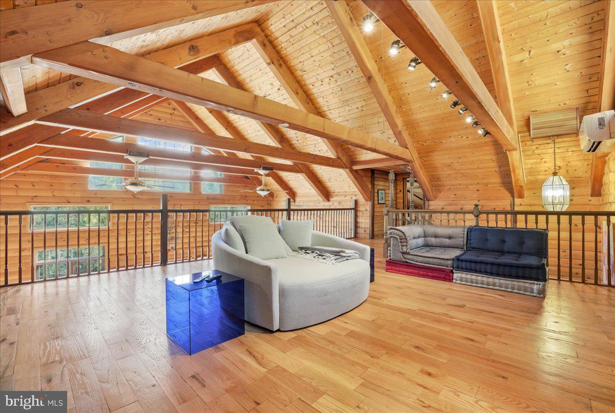 LAKE HAUTO - Residential