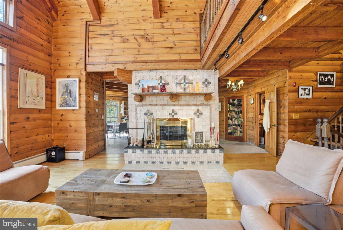 LAKE HAUTO - Residential