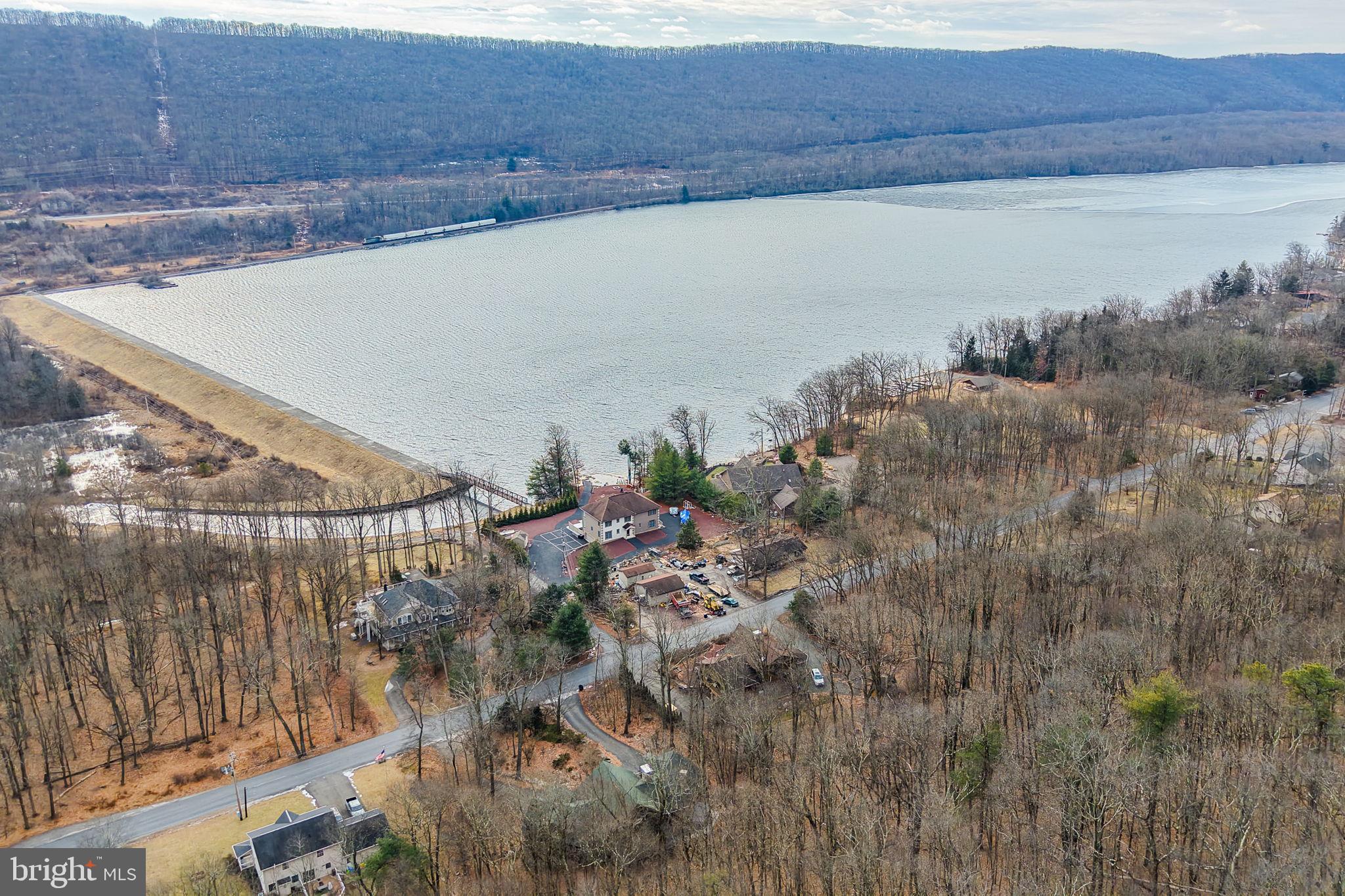 LAKE HAUTO - Residential