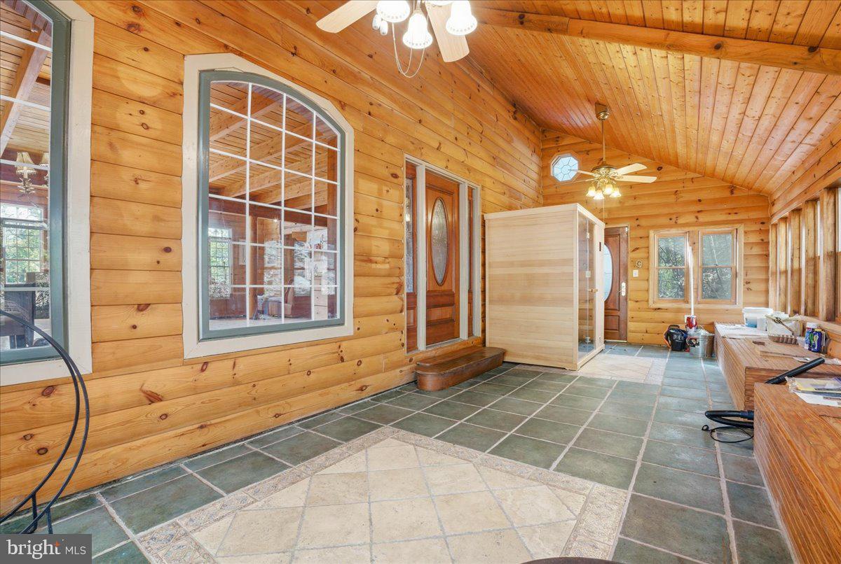 LAKE HAUTO - Residential