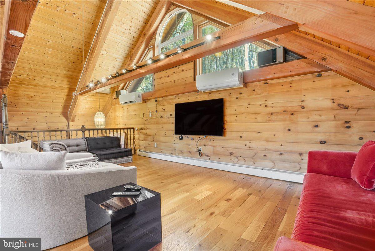 LAKE HAUTO - Residential