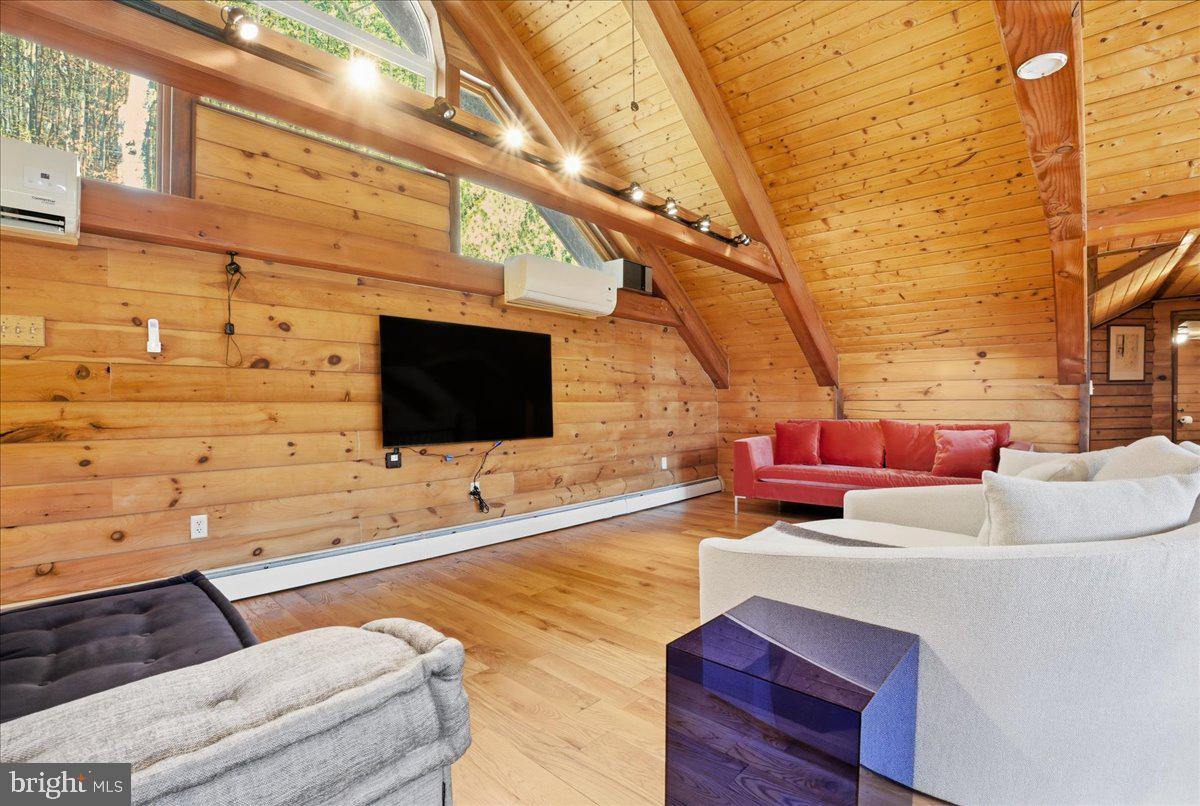 LAKE HAUTO - Residential