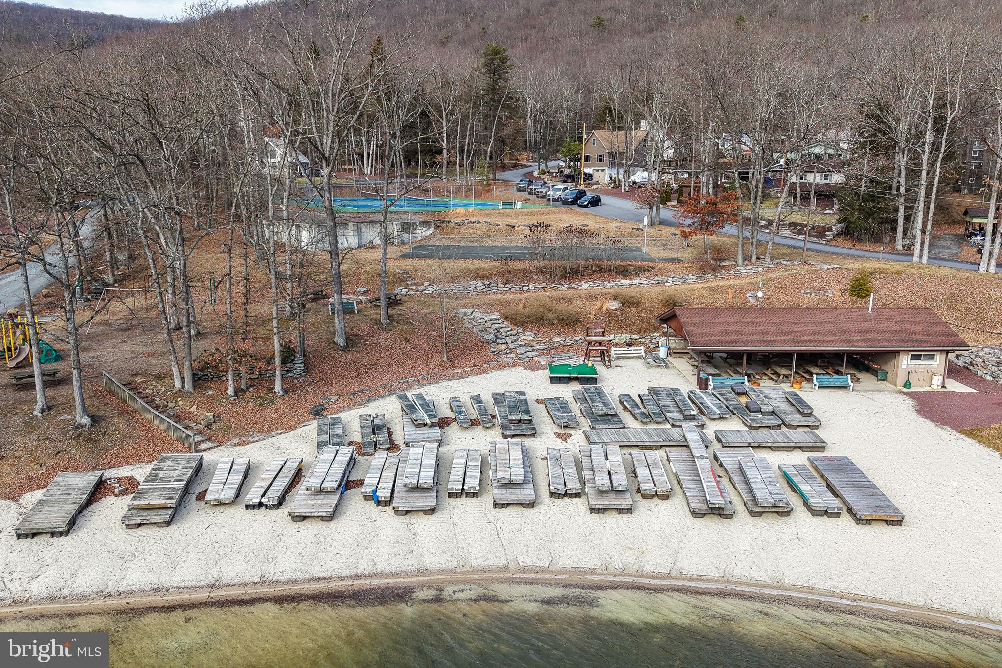 LAKE HAUTO - Residential