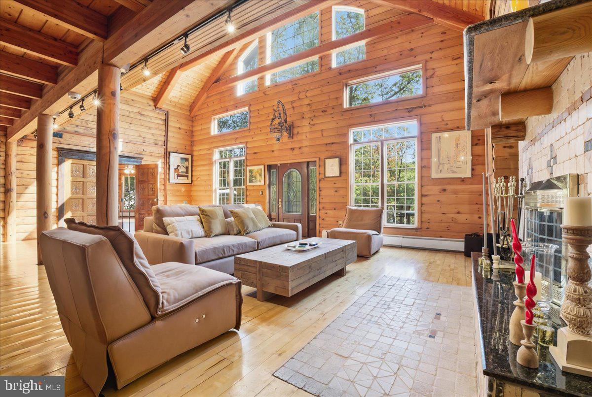 LAKE HAUTO - Residential