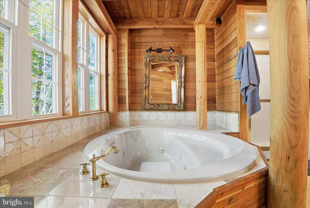 LAKE HAUTO - Residential