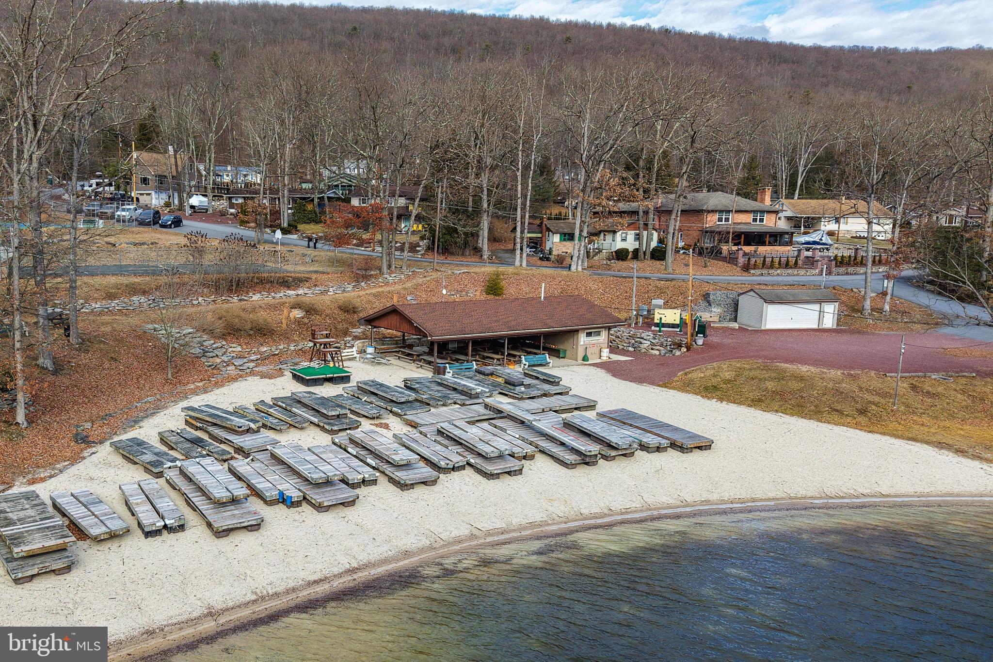 LAKE HAUTO - Residential