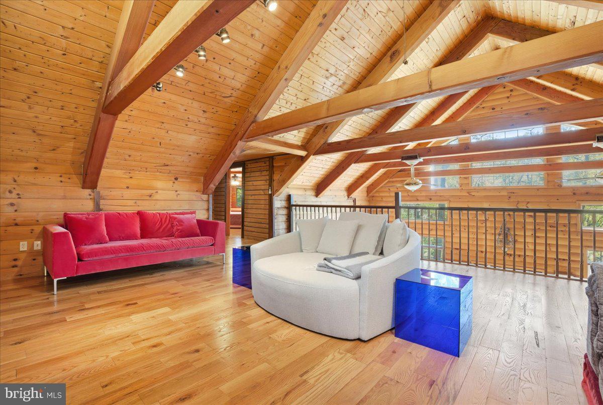 LAKE HAUTO - Residential