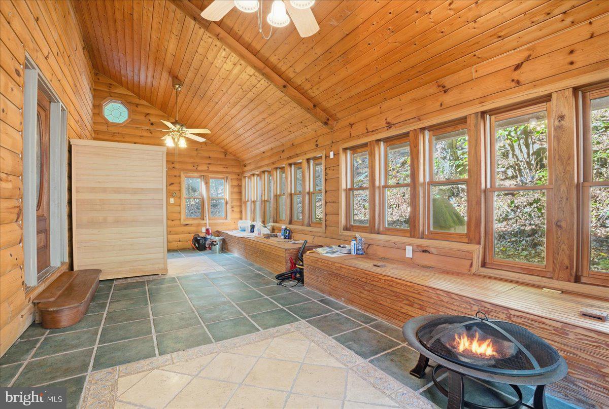 LAKE HAUTO - Residential