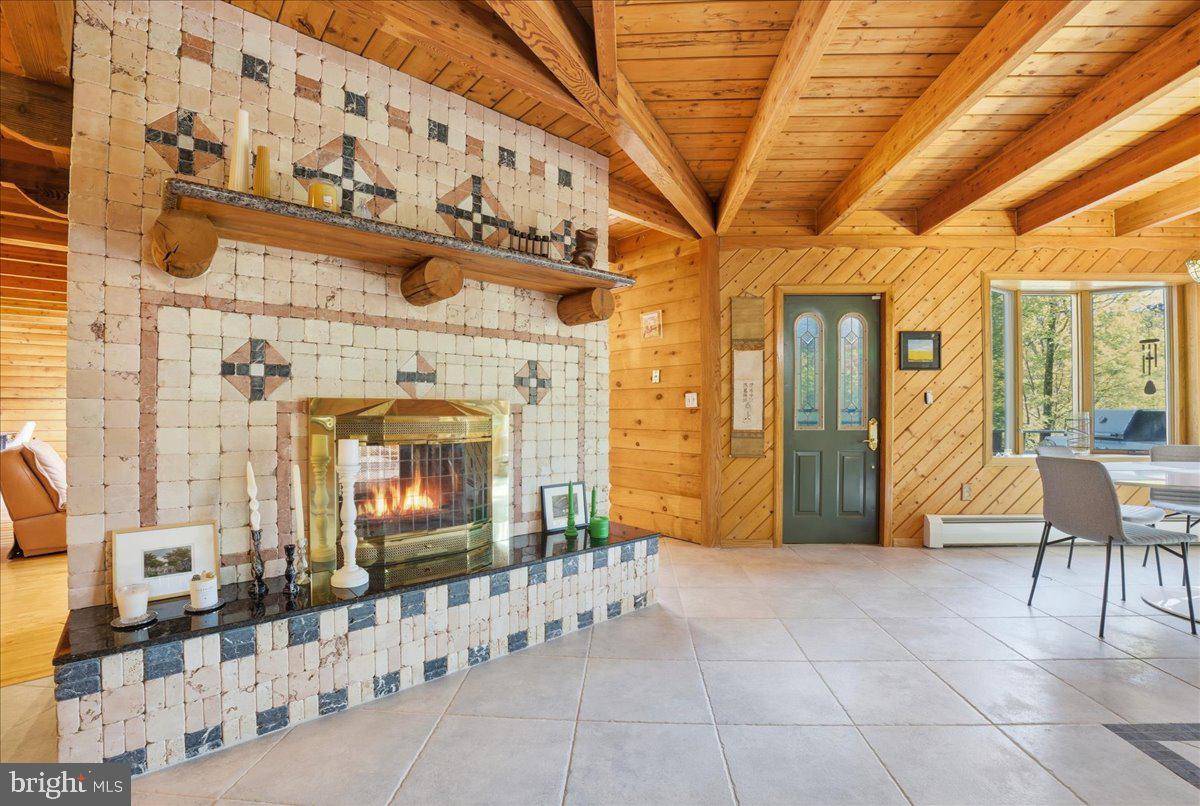 LAKE HAUTO - Residential