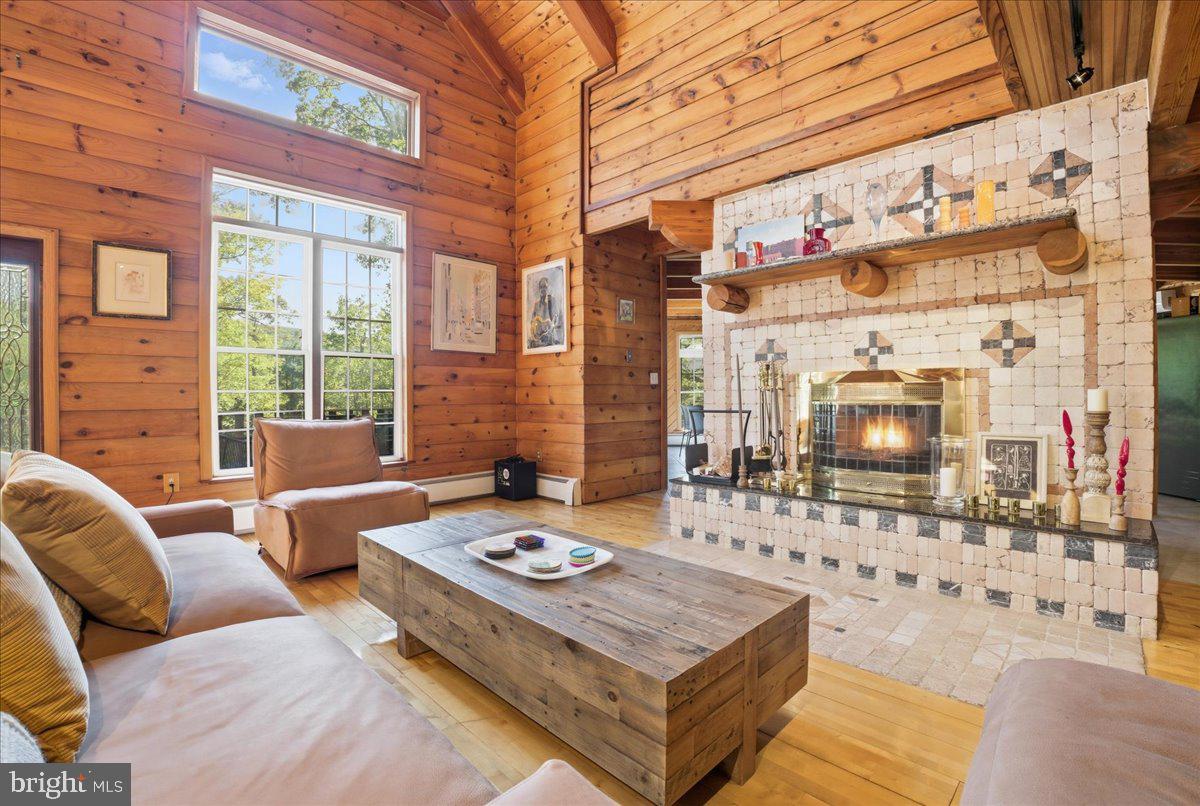 LAKE HAUTO - Residential