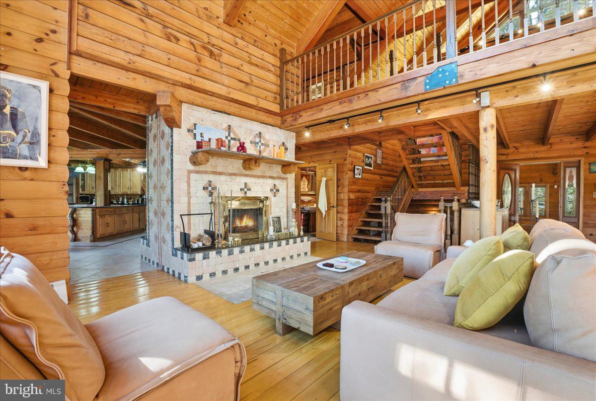 LAKE HAUTO - Residential