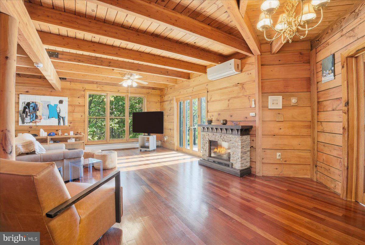 LAKE HAUTO - Residential