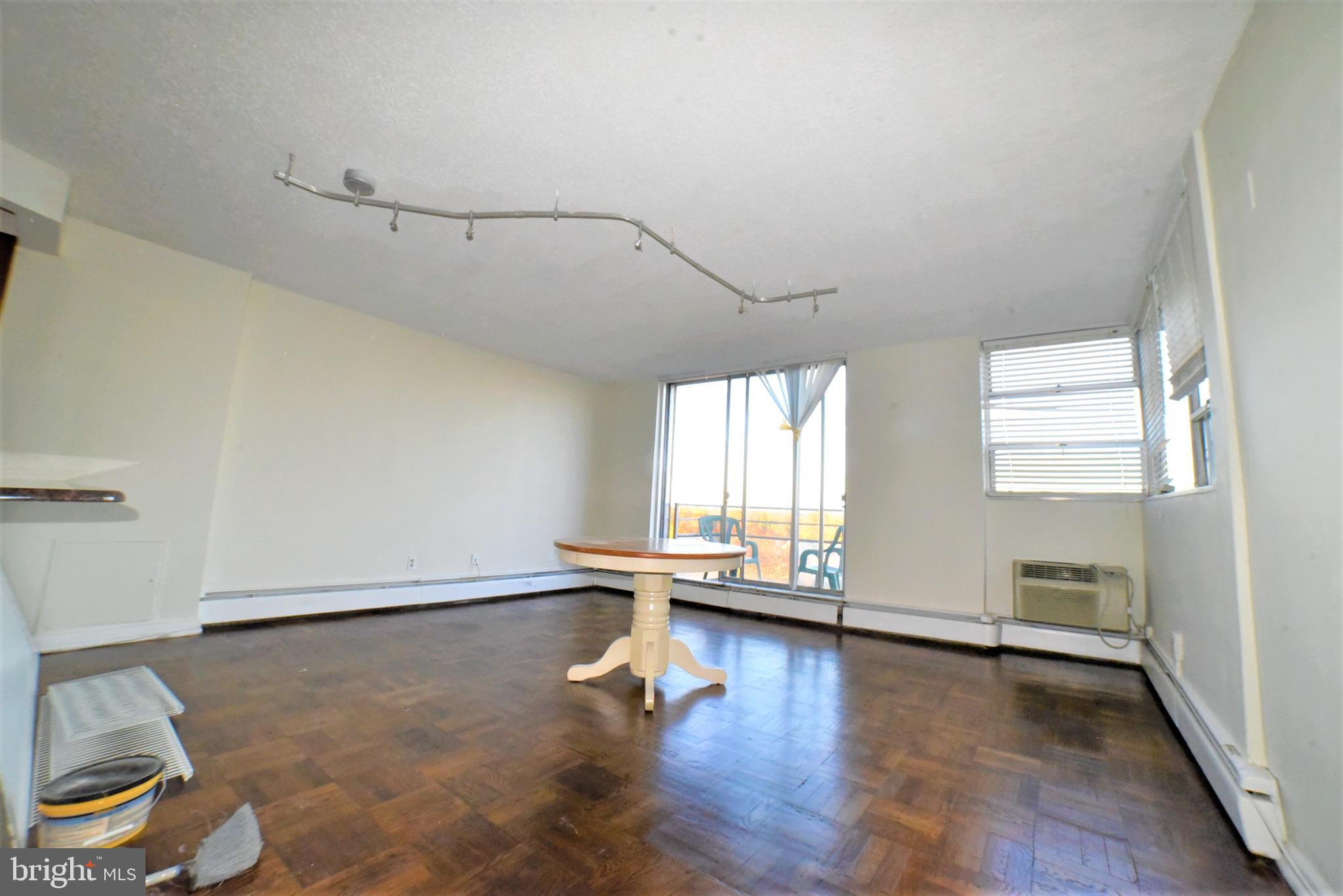 RADNOR HOUSE - Residential