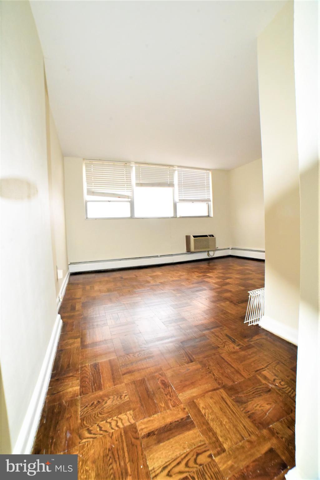 RADNOR HOUSE - Residential