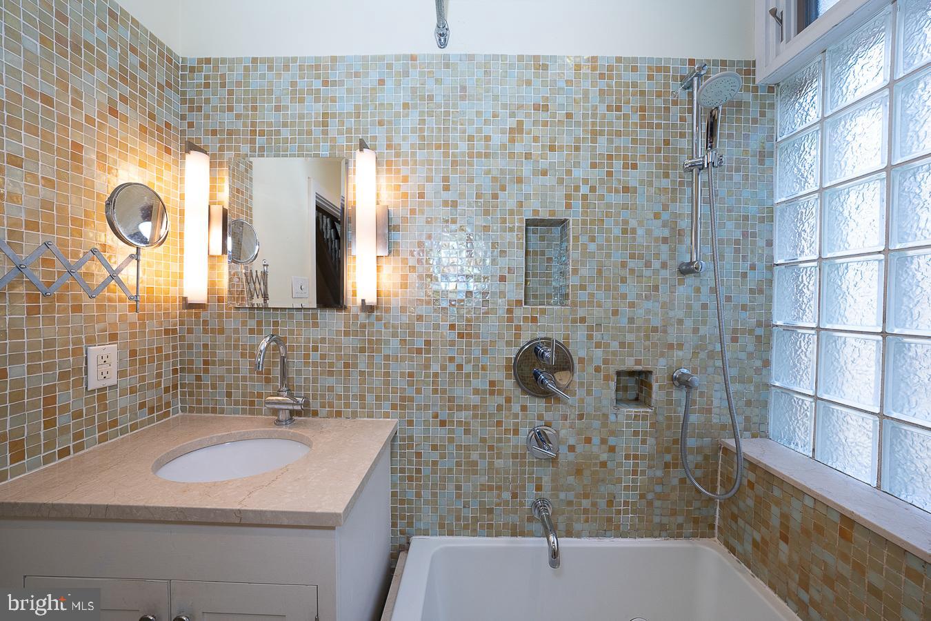PASSYUNK SQUARE - Residential