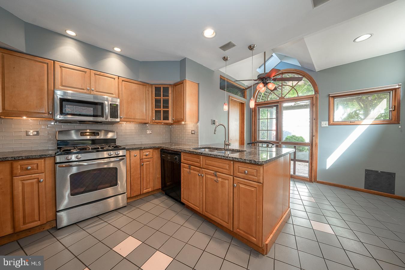 PASSYUNK SQUARE - Residential