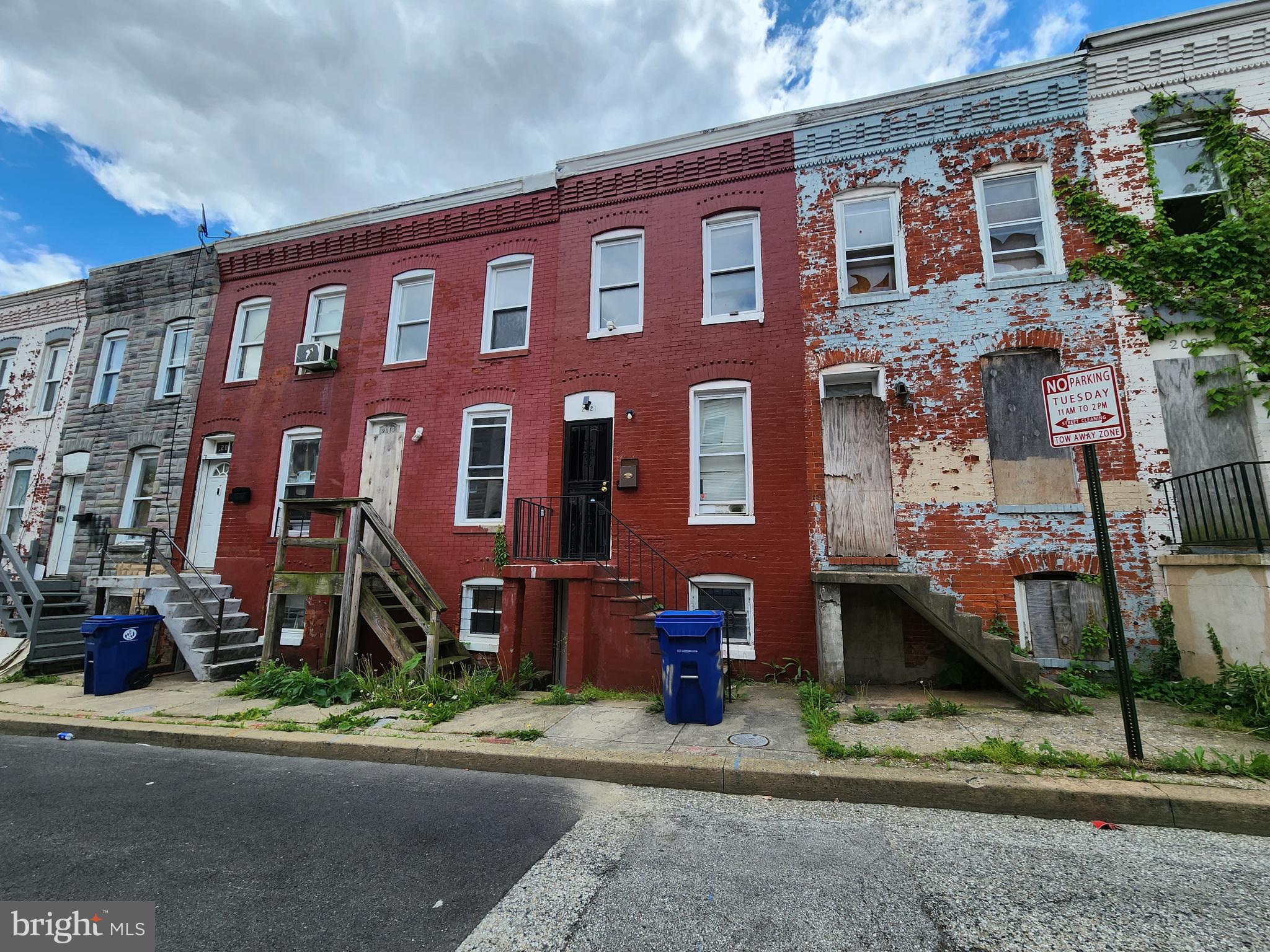 2021 RIDGEHILL AVENUE