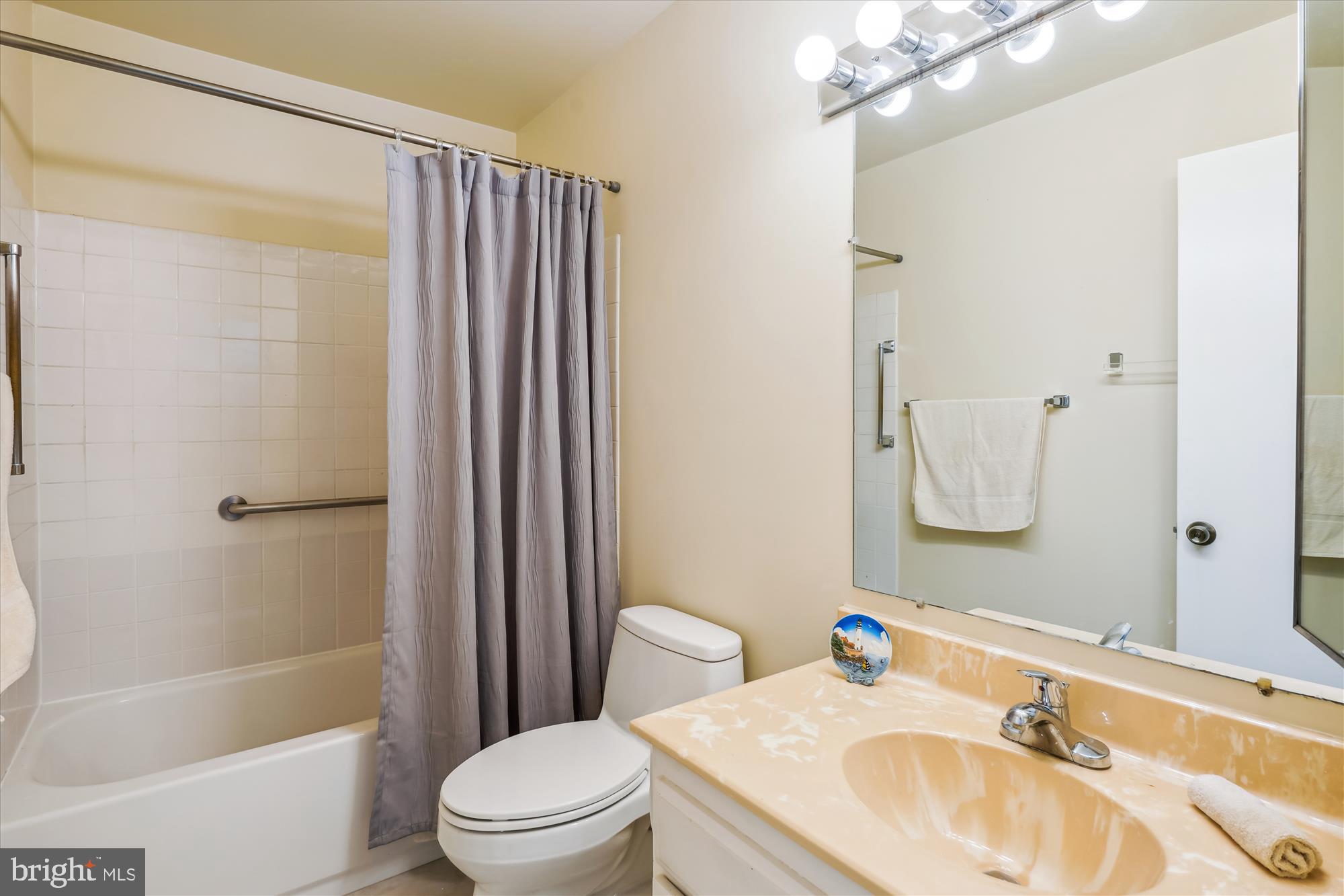 ROSSMOOR MUTUAL #13 - Residential