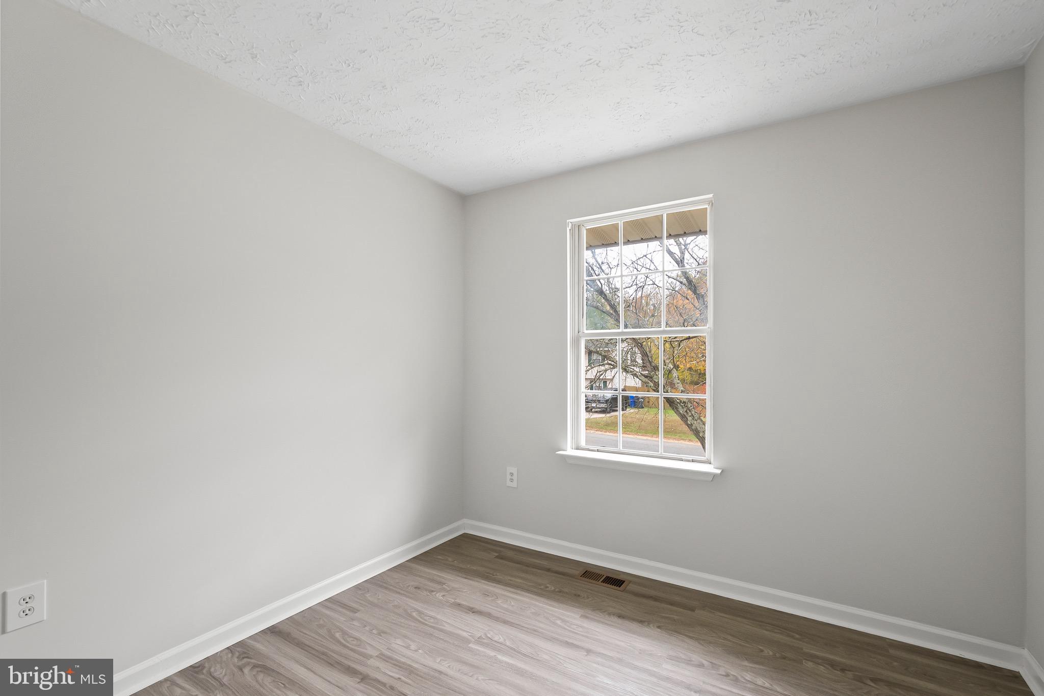 LYNNBROOK SUB - Residential